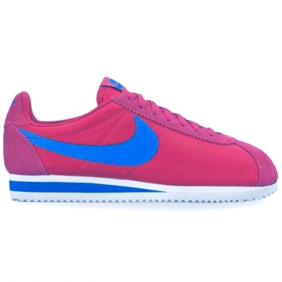 Nike Shoes - Nike Cortez Sneakers 7.5
